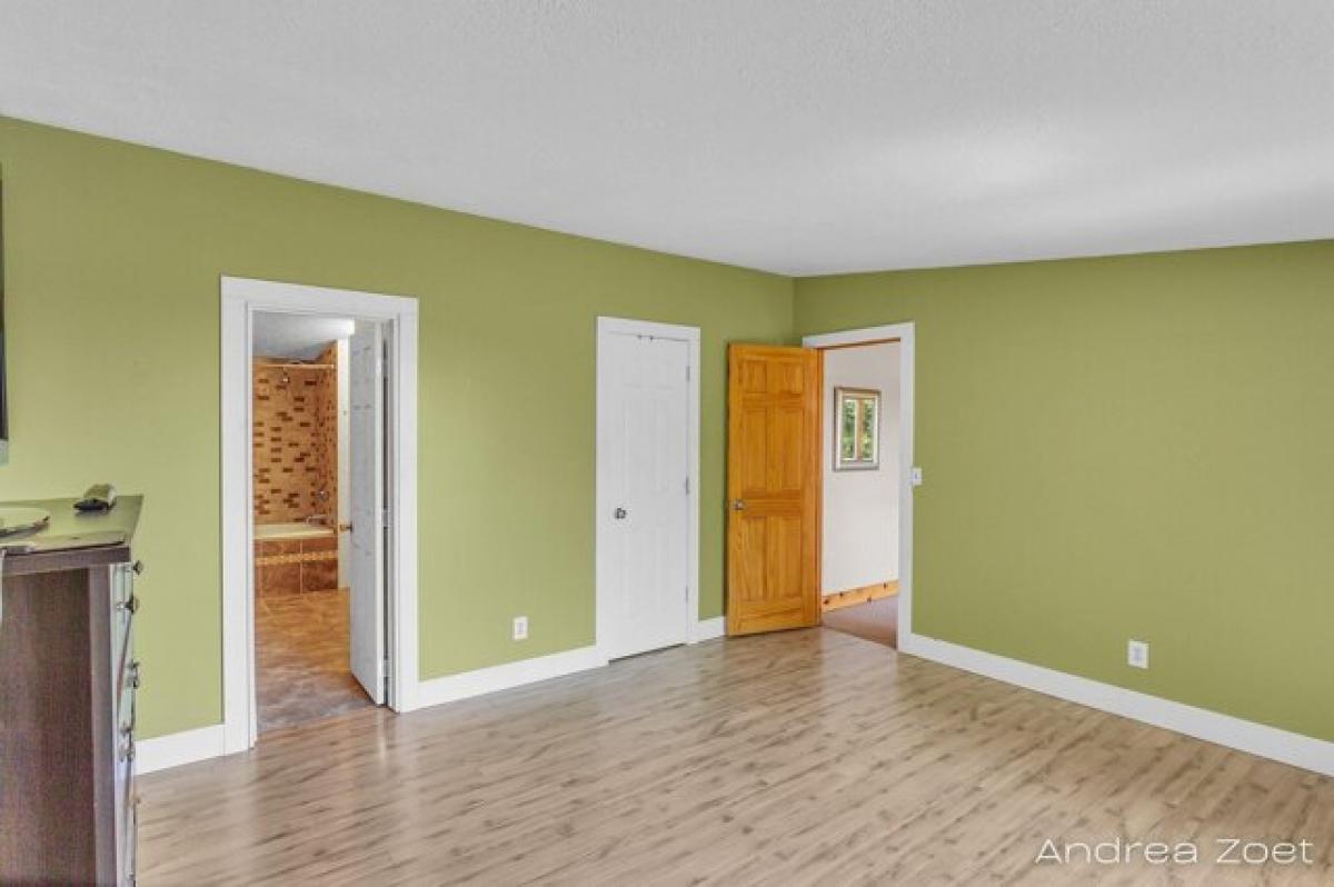 4 bedrooms House in Middleville, USA No. 427985