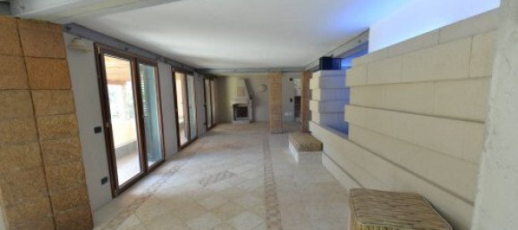 Вилла с 4 спальнями в Фаджето Ларио, Италия № 266206 36