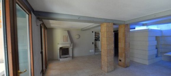 Вилла с 4 спальнями в Фаджето Ларио, Италия № 266206 34