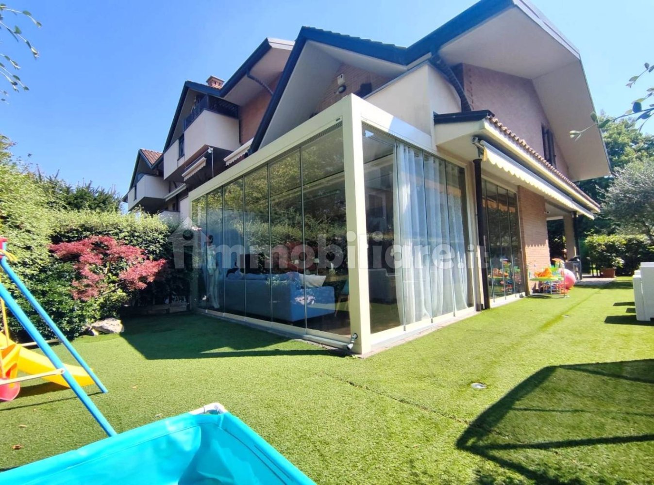 2 bedrooms House in Solaro, Italy No. 391481