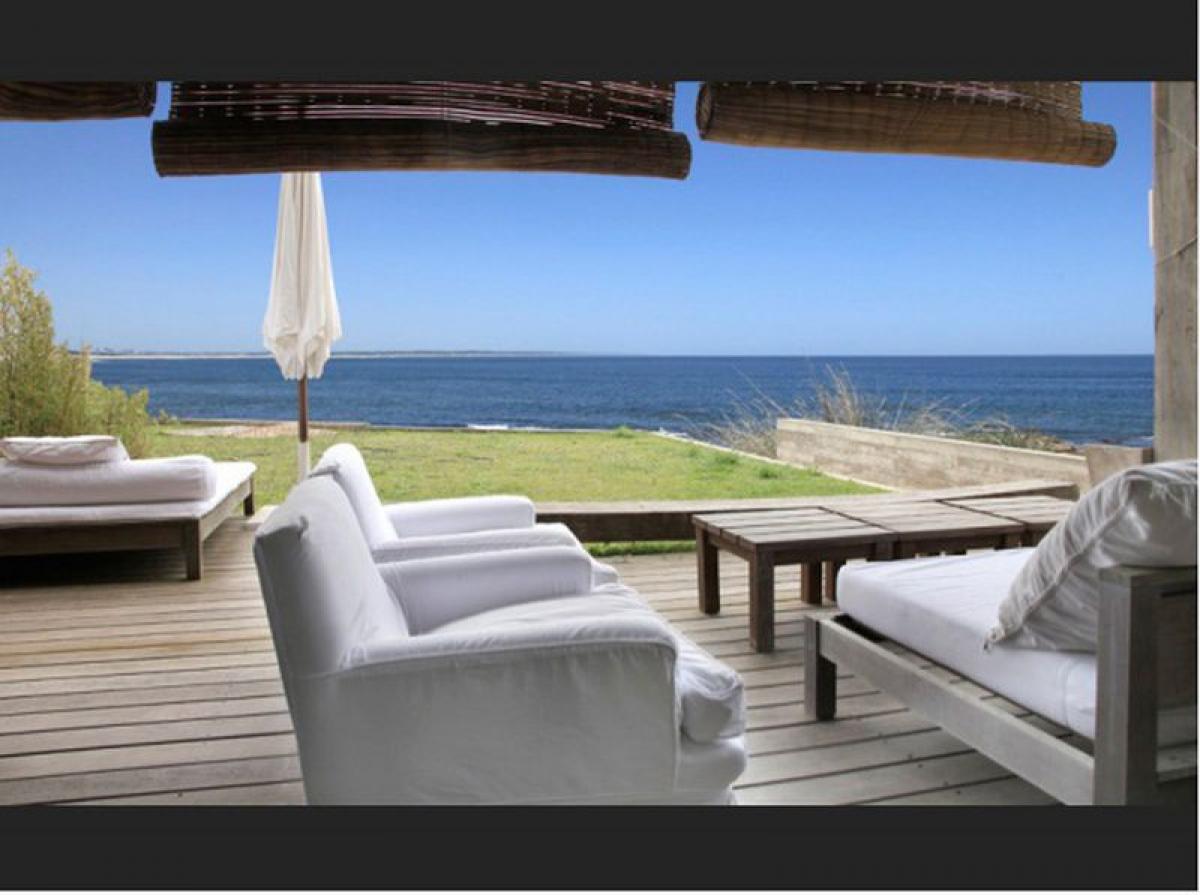 5 bedrooms House in Maldonado, Uruguay No. 12371