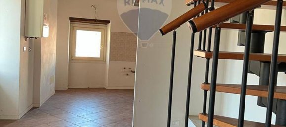 Apartamento de 2 dormitorios en Salò, Italy No. 56107 4