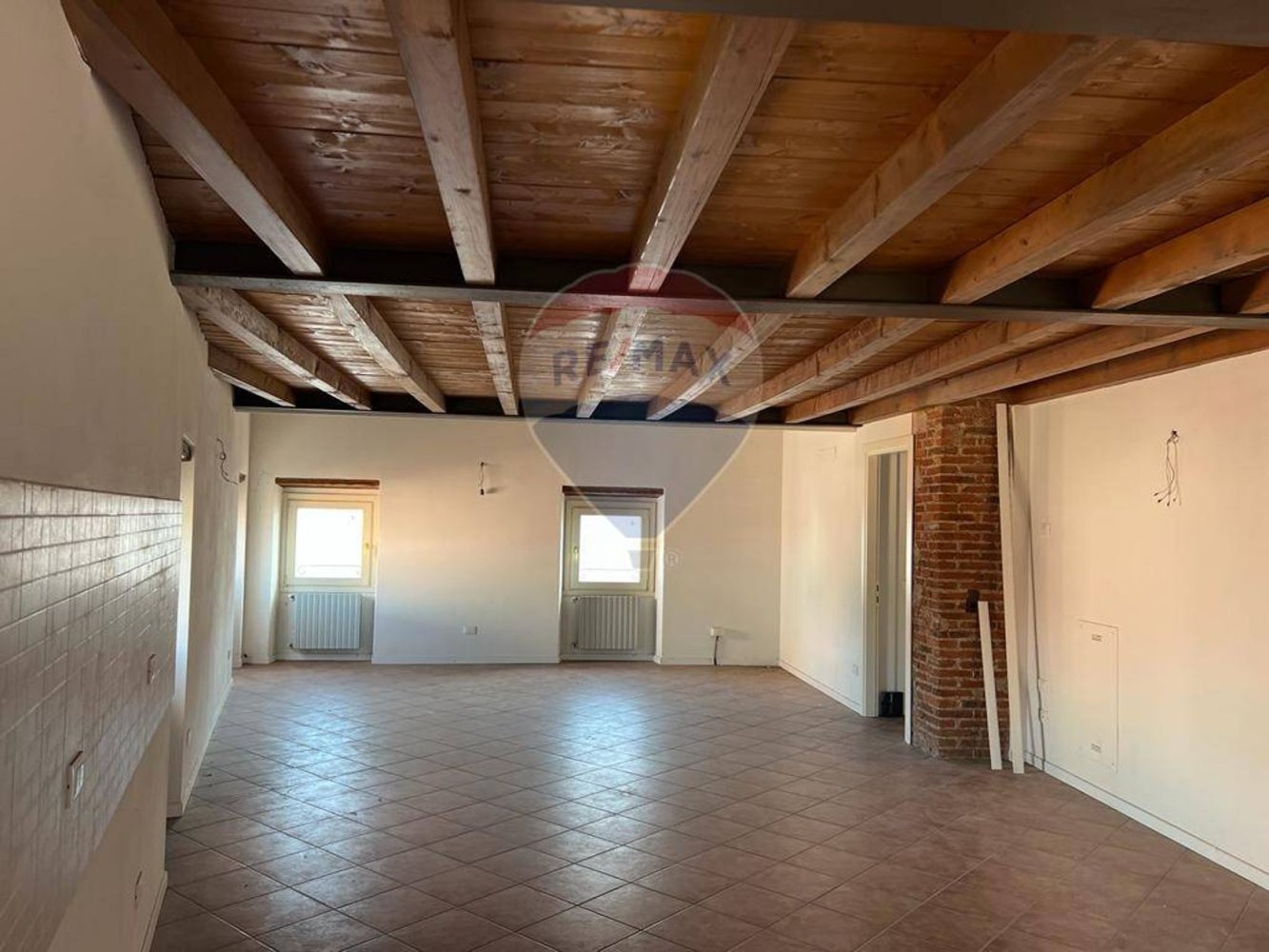 Apartamento de 2 dormitorios en Salò, Italy No. 56107
