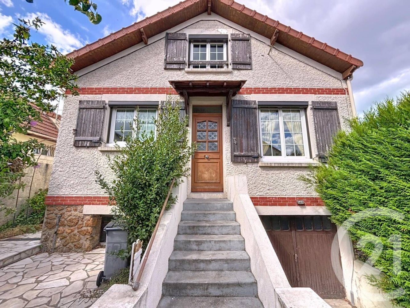 Casa de 3 dormitorios en Orly, France No. 322101