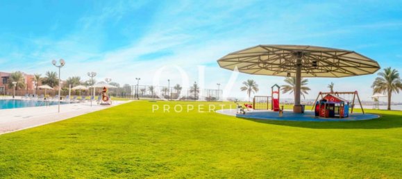 4 bedrooms Villa in Abu Dhabi, UAE No. 20565 8