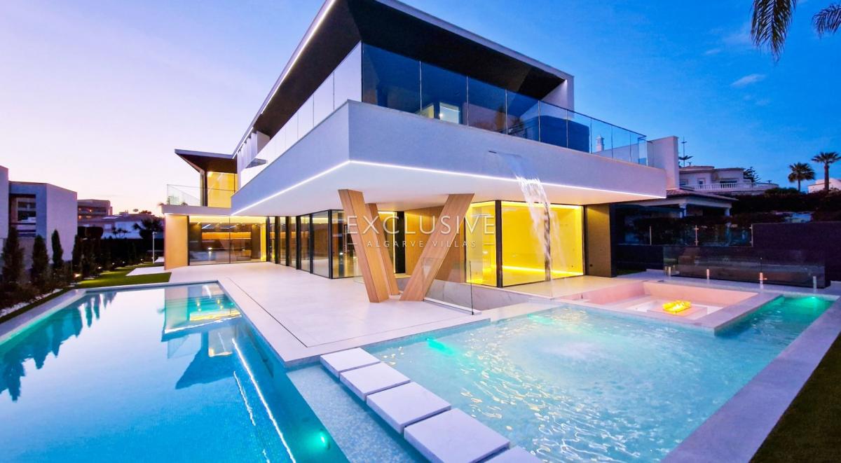 5 bedrooms Villa in Albufeira, Portugal No. 7671