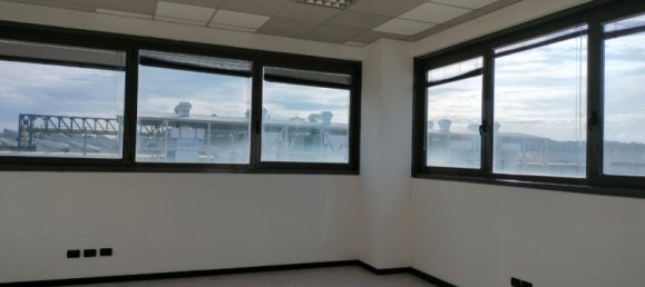 225m² Commercial property in Vicenza, Italy No. 350306 12