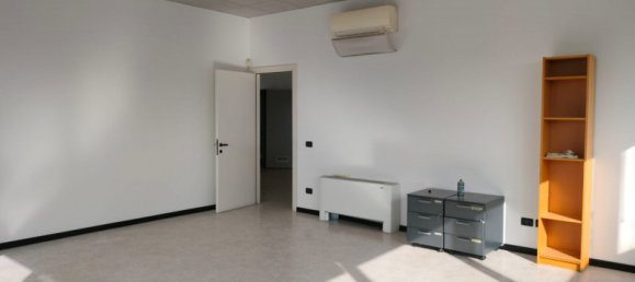 225m² Commercial property in Vicenza, Italy No. 350306 13