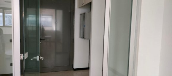 225m² Commercial property in Vicenza, Italy No. 350306 9