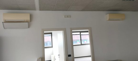 225m² Commercial property in Vicenza, Italy No. 350306 11