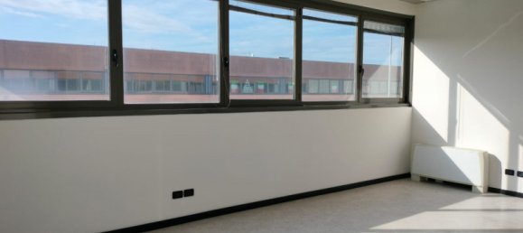 225m² Commercial property in Vicenza, Italy No. 350306 15