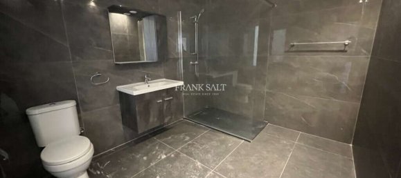 3 chambres Appartement à Fgura, Malta No. 8183 7