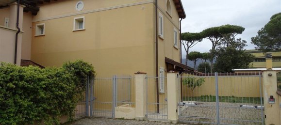 Casa de 3 dormitorios en Montignoso, Italy No. 316753 2