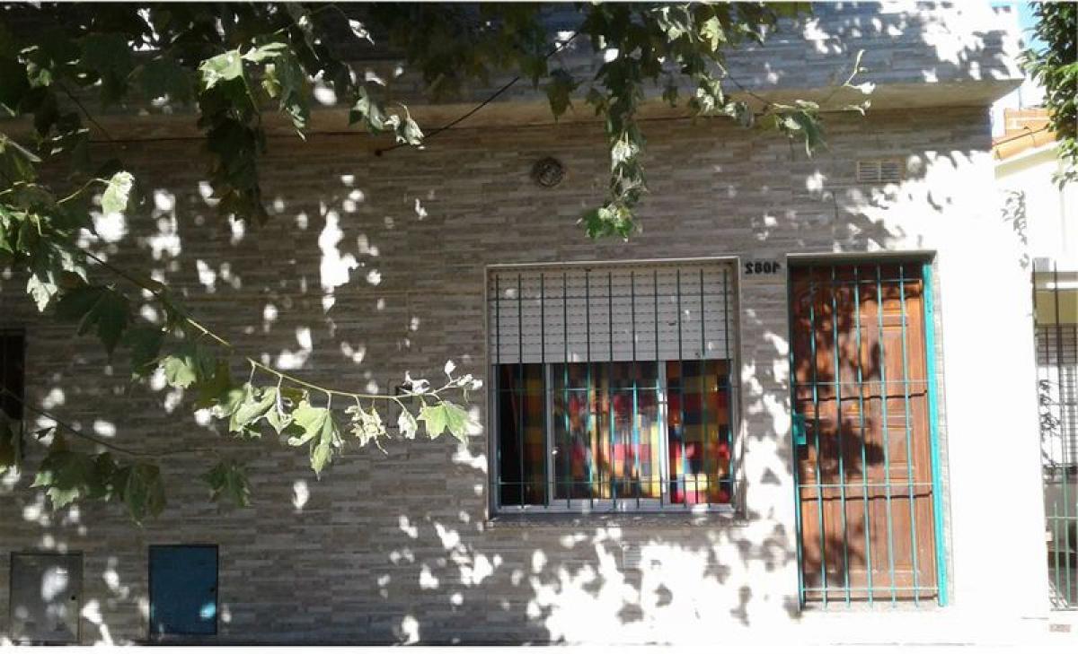 2 bedrooms House in Avellaneda, Argentina No. 63834