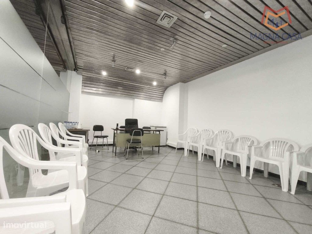 Gewerbliche Immobilie in Oeiras, Portugal 25m², Nr. 287800