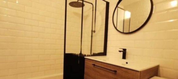 4 bedrooms Apartment in Noisy-le-Sec, France No. 333692 3