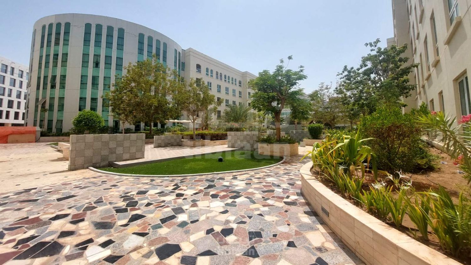 2 bedrooms Apartment in Al Khuwair, Oman No. 497