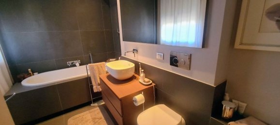 4 bedrooms Apartment in Saronno, Italy No. 372596 10