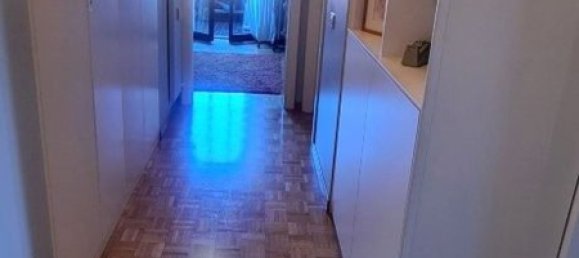 4 bedrooms Apartment in Saronno, Italy No. 372596 16