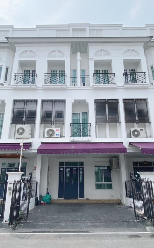 Таунхаус с 4 спальнями в Пхракханонг, Таиланд № 66182