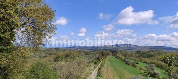 5 bedrooms House in Città della Pieve, Italy No. 121912 4