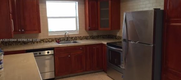 3 Schlafzimmer Villa in Miami, USA, Nr. 614906 8