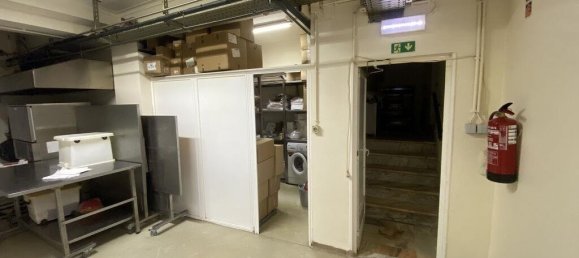 266m² Commercial property in Odivelas, Portugal No. 127239 10