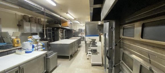 266m² Commercial property in Odivelas, Portugal No. 127239 27