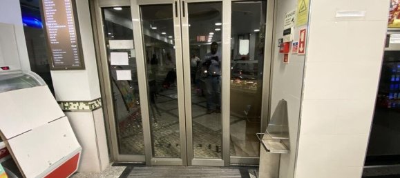 266m² Commercial property in Odivelas, Portugal No. 127239 30