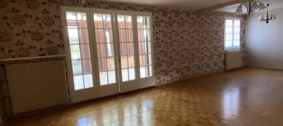 Casa de 3 dormitorios en Longvic, France No. 321728 4