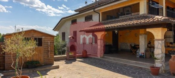 3 bedrooms Villa in Valmontone, Italy No. 14652 2
