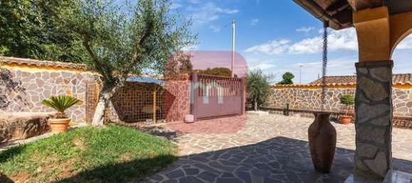 3 bedrooms Villa in Valmontone, Italy No. 14652 4