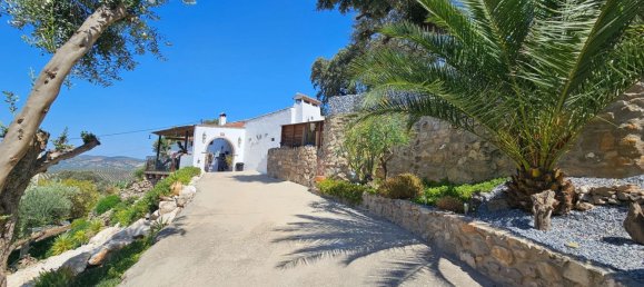 4 bedrooms House in Iznajar, Spain No. 187846 3