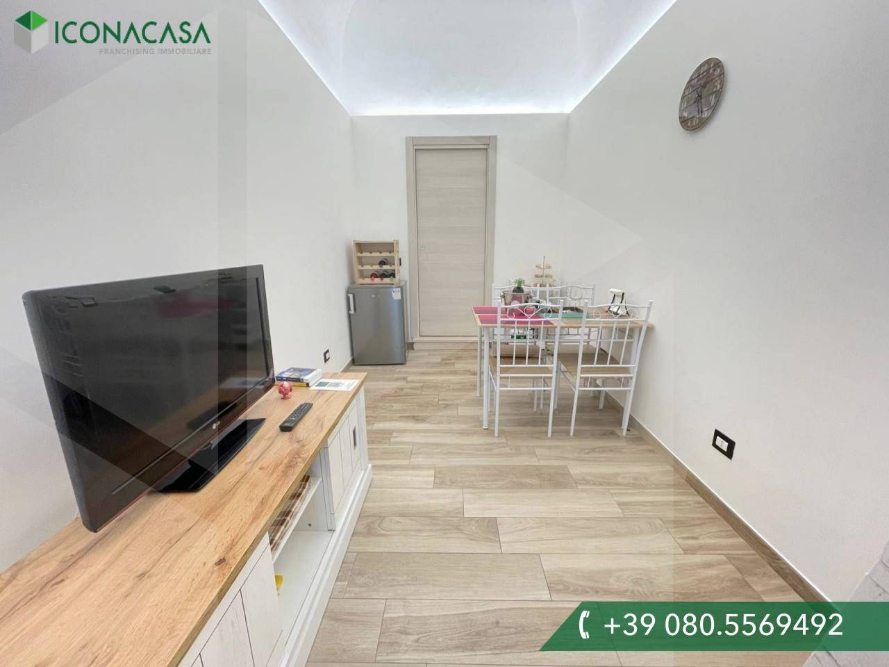 1 bedroom Apartment in Bari, Italy No. 21276