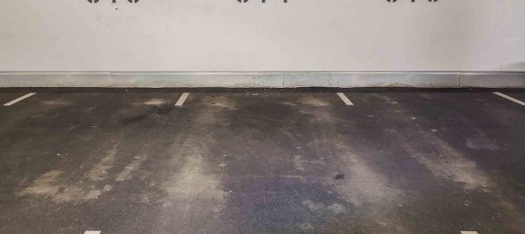 مرآب في Favoriten, Austria رقم 47065 3