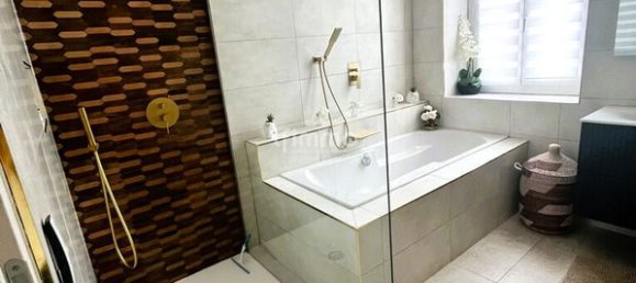 3 bedrooms House in Marseille, France No. 321978 7