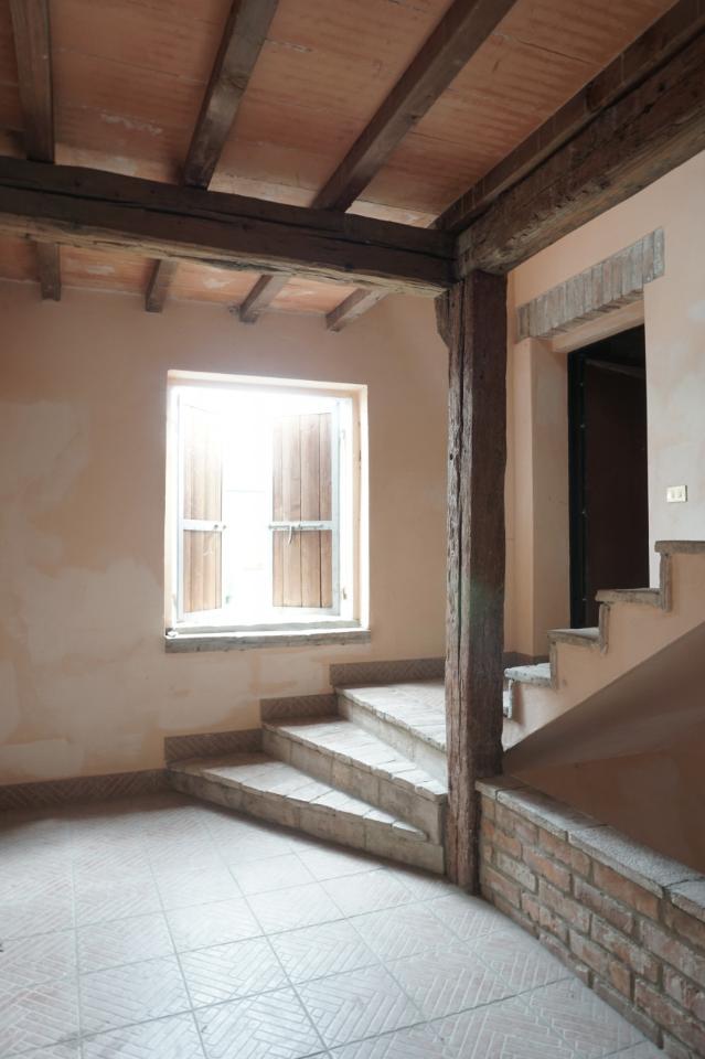 3 rooms Apartment in Parma, Italy No. 234407