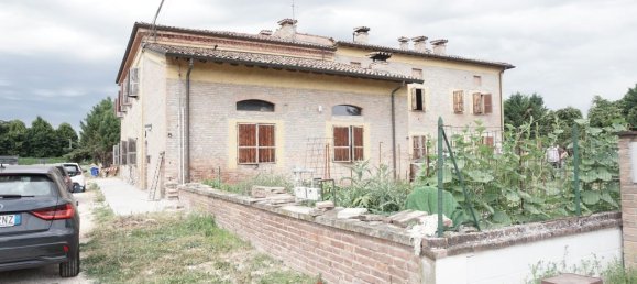 3 rooms Apartment in Parma, Italy No. 234407 5