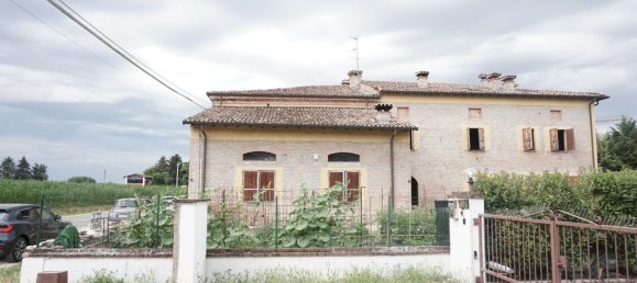 3 rooms Apartment in Parma, Italy No. 234407 6