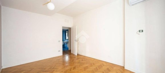 5 غرف نوم شقة في Latina, Italy رقم 273312 17