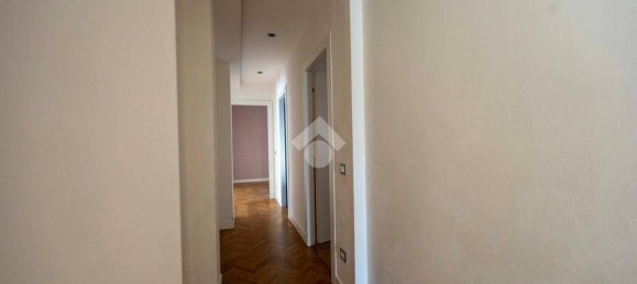 5 غرف نوم شقة في Latina, Italy رقم 273312 11