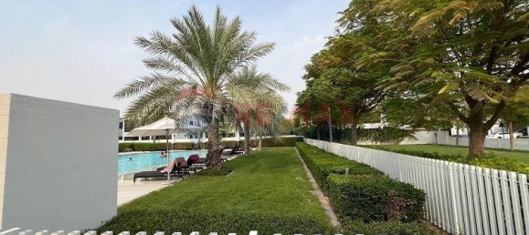 3 bedrooms Villa in Dubai, UAE No. 31852 16