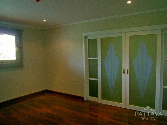 2 bedrooms Condo in Pattaya, Thailand No. 1552