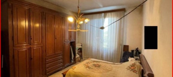 3 rooms Apartment in Lastra a Signa, Italy No. 284804 10