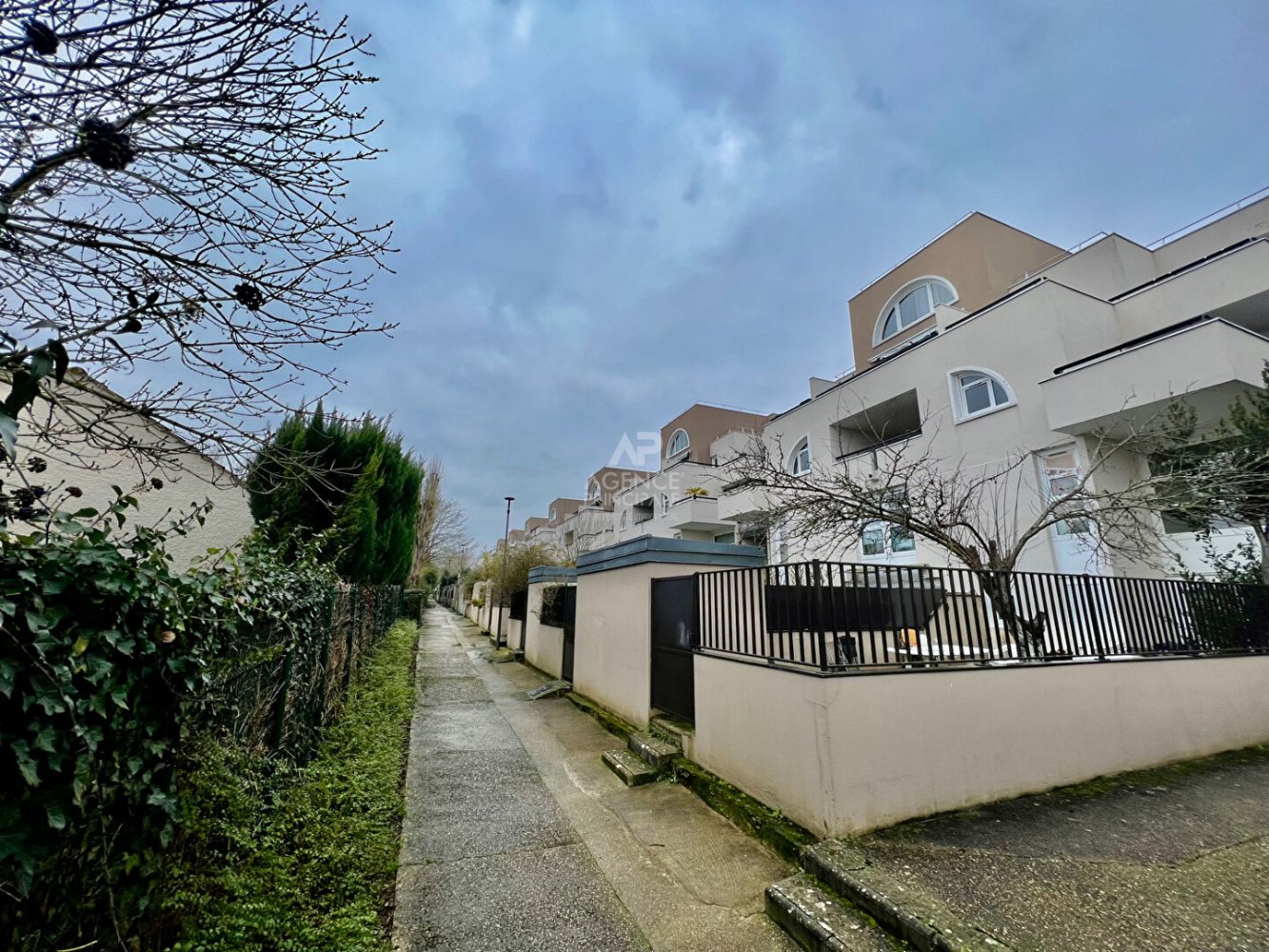 3 chambres Duplex à Cergy, France No. 149673