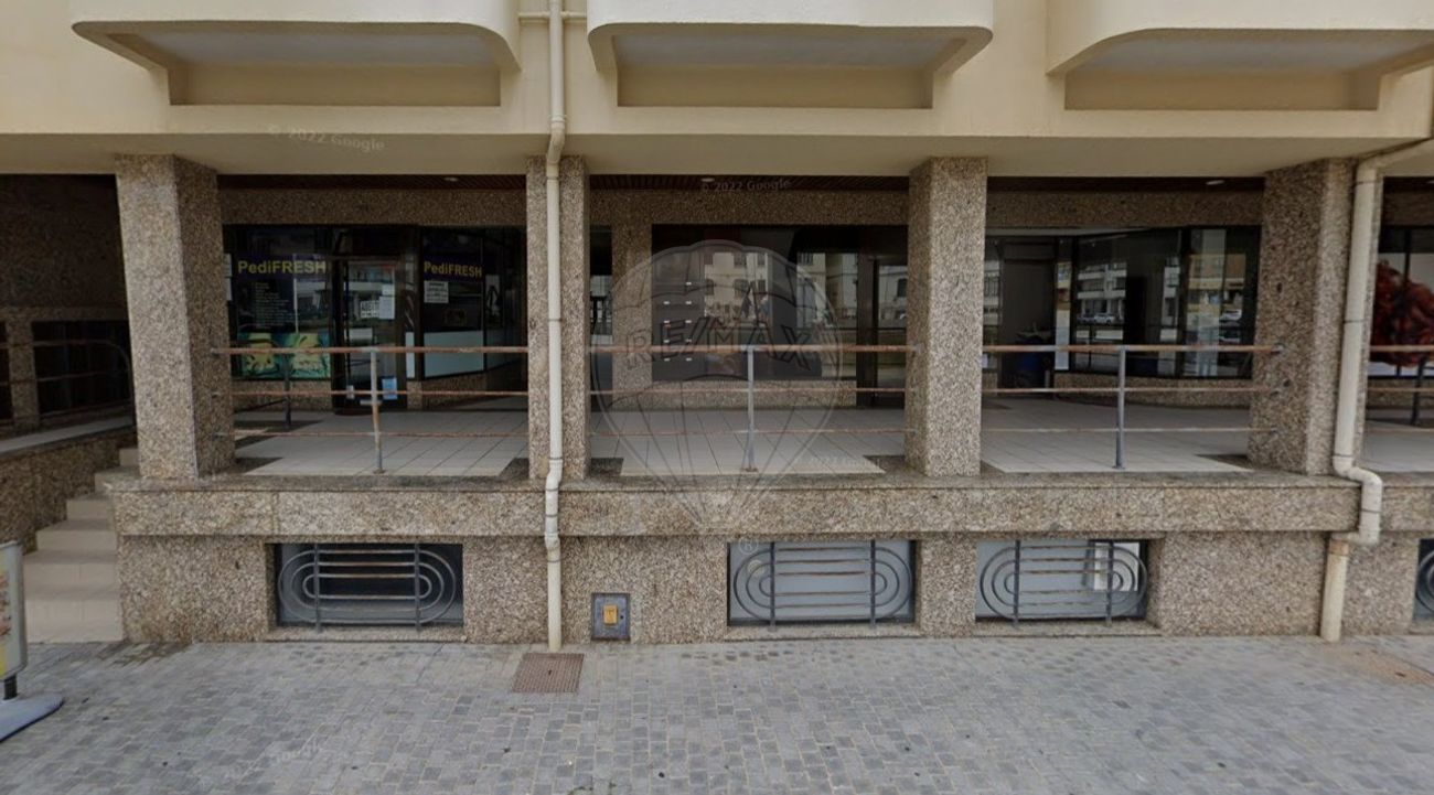 2115m² Commercial property in Espinho, Portugal No. 67907