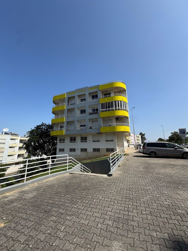 2 bedrooms Apartment in Corroios, Portugal No. 223944