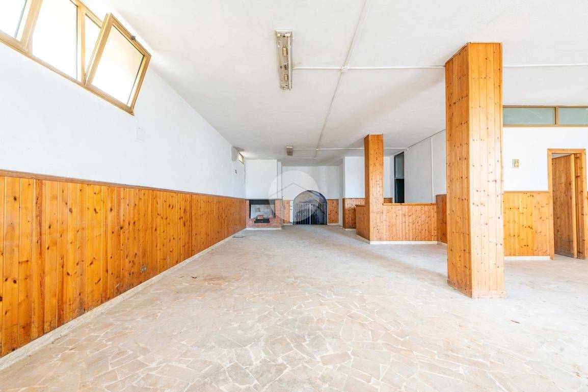 Gewerbliche Immobilie in Rome, Italy 140m², Nr. 163522