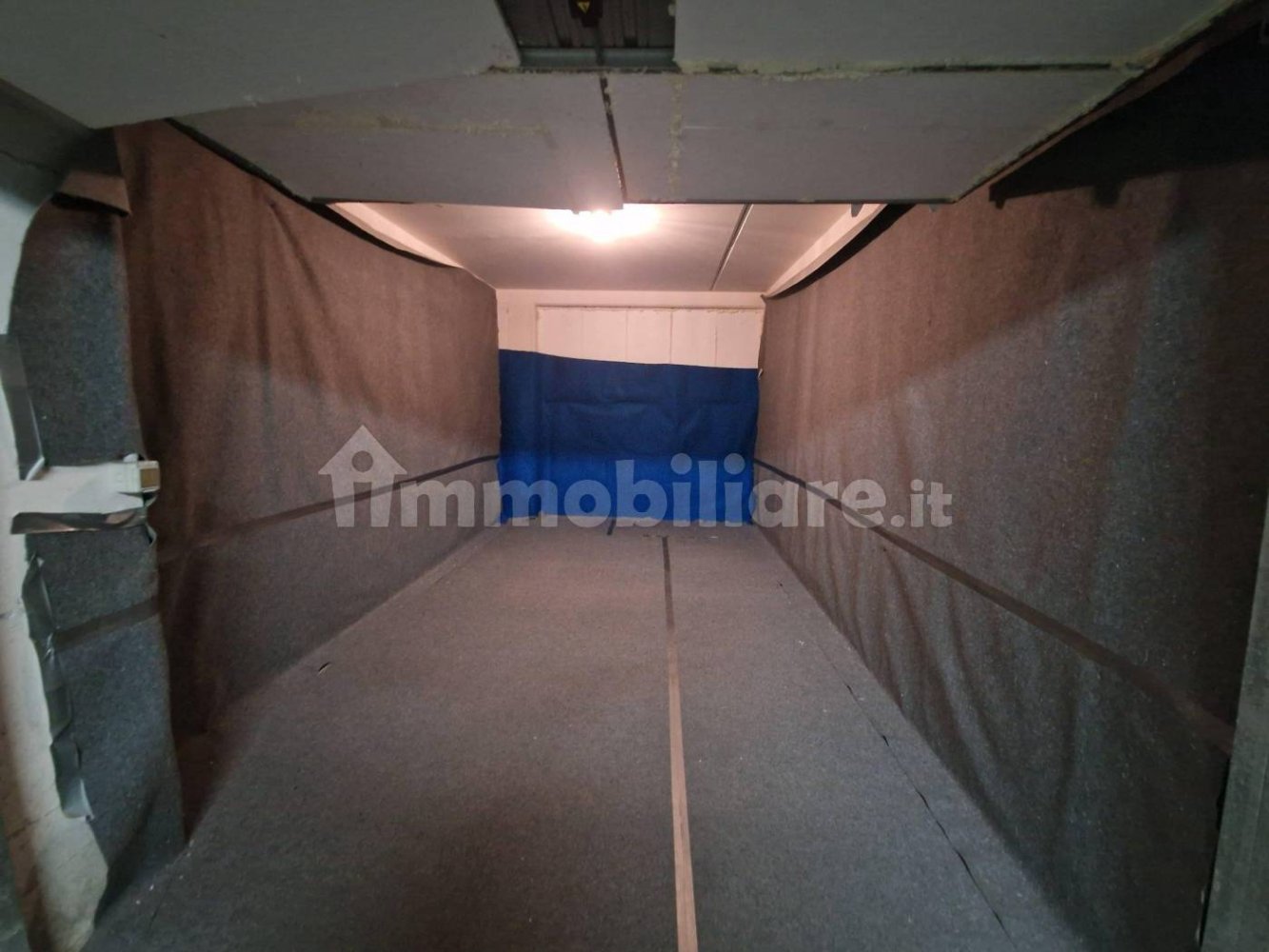 Гараж 18м² в Терни, Италия № 228595