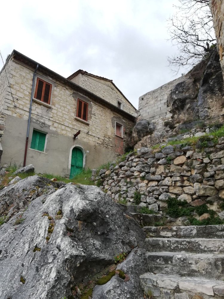 4 rooms House in Castropignano, Italy No. 256340